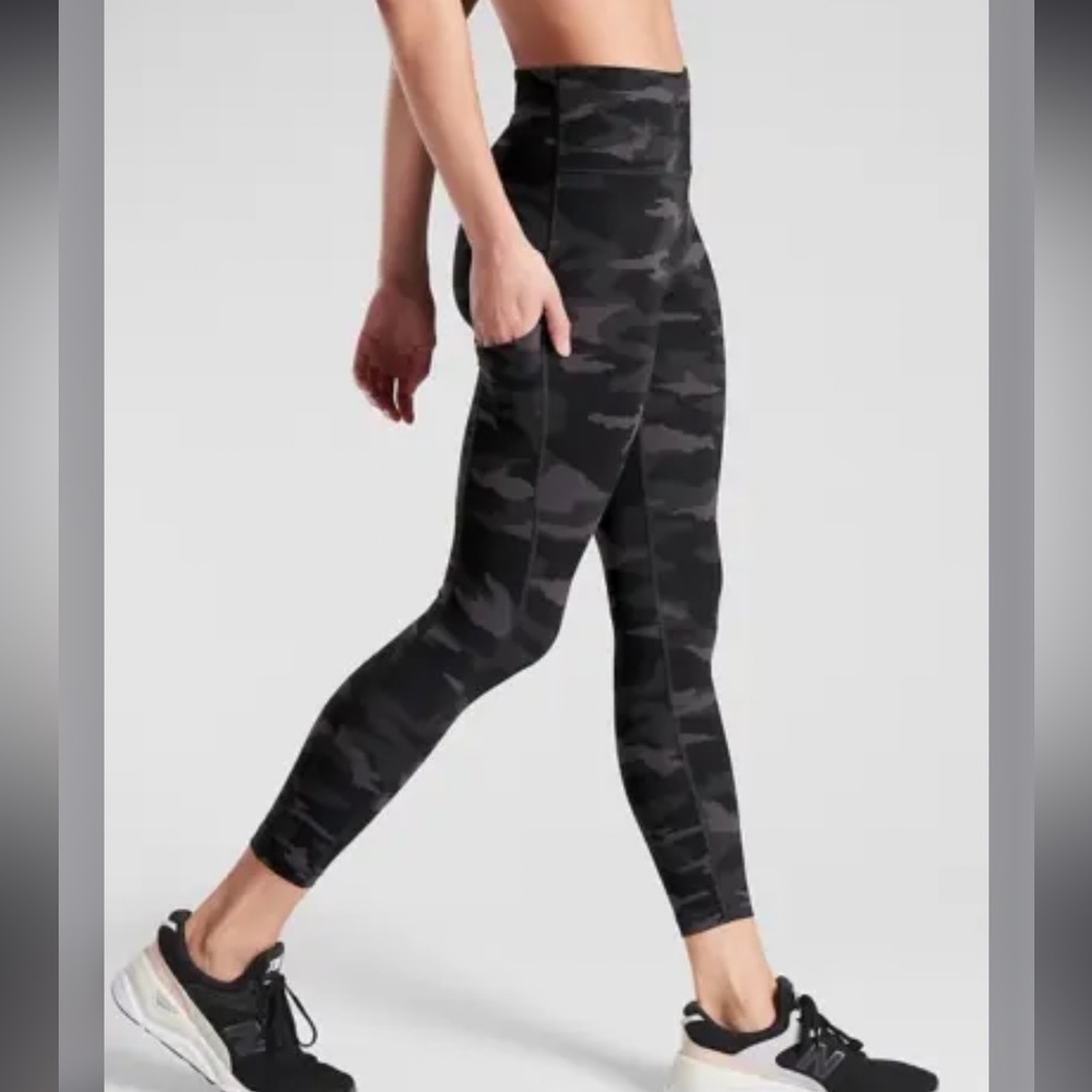 Athleta Ultimate Stash Pocket 7/8 Camo Tight Yoga Fitness Pant #531773